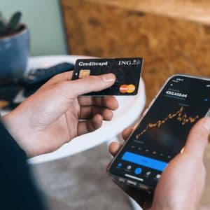 Brian Armstrong Praises ‘Diamond Hands’ as Coinbase Reports Strong Retail Activity