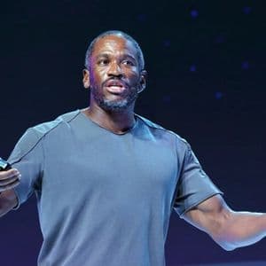 Arthur Hayes Sells WLD Holdings After ‘Holy Trinity Death’, Sparks Exit Liquidity Controversy