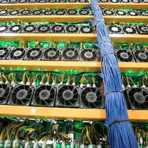 Bitcoin Miner Cleanspark Posts Record $257M Profit, Faces $185M Tariff Dispute