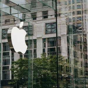 Apple Sheds $230 Billion From Intraday Peak After Long-Awaited Siri AI Reveal Disappoints