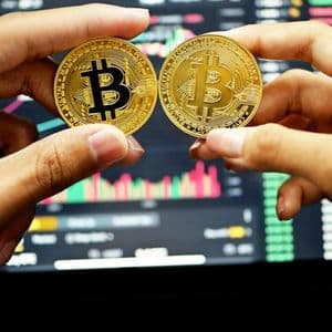 Bitcoin Holds Near $119,000 As Lower Leverage Reduces Correction Risk
