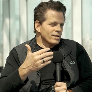 Bitcoin Recovery May Not Arrive Until October, Scaramucci Says