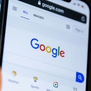 Google search traffic to news sites drops one-third