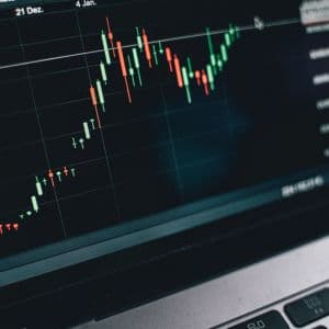 Altcoin trading volumes decline as investor focus shifts to bitcoin, stablecoins, and new narratives