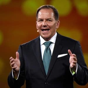 Paul Tudor Jones calls bitcoin the 'best inflation hedge,' warns of overvalued stocks