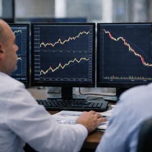 AVAX eyes pivotal $10 mark as Bitwise spot Avalanche ETF debuts on NYSE