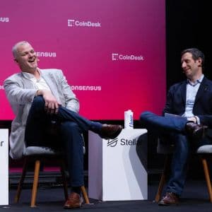Galaxy Wins NY BitLicense, Revolut Launches Dogecoin Card as Regulated Crypto Expands