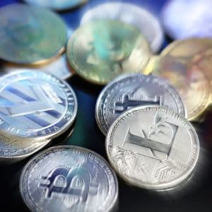 Bitcoin Seeks Stability as Altcoins Face Mixed Fortunes