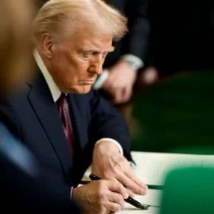 Donald Trump’s Company Unveils $1.5 Billion Altcoin Plan – First Step Taken