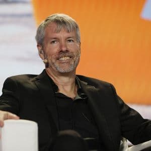 'More Than They Can Sell'—Saylor Bitcoin Buying Fuels $200K Forecast