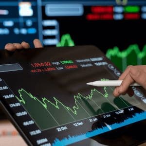 Are Bitcoin And Tech Stocks Really Linked? NYDIG Says Not So Fast