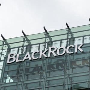 Blackrock Leads $635M Bitcoin ETF Selloff as Solana Demand Holds Firm