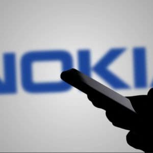 Nokia shares fall despite meeting fourth-quarter profit targets
