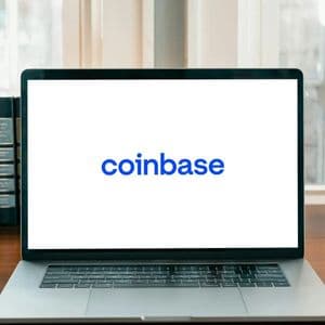 Coinbase backs Hyperliquid stablecoin push as DeFi trading volumes climb