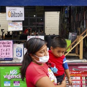 'I Wouldn't Invest $1'—Hayes Warns $60K Bitcoin Crash Before $250K